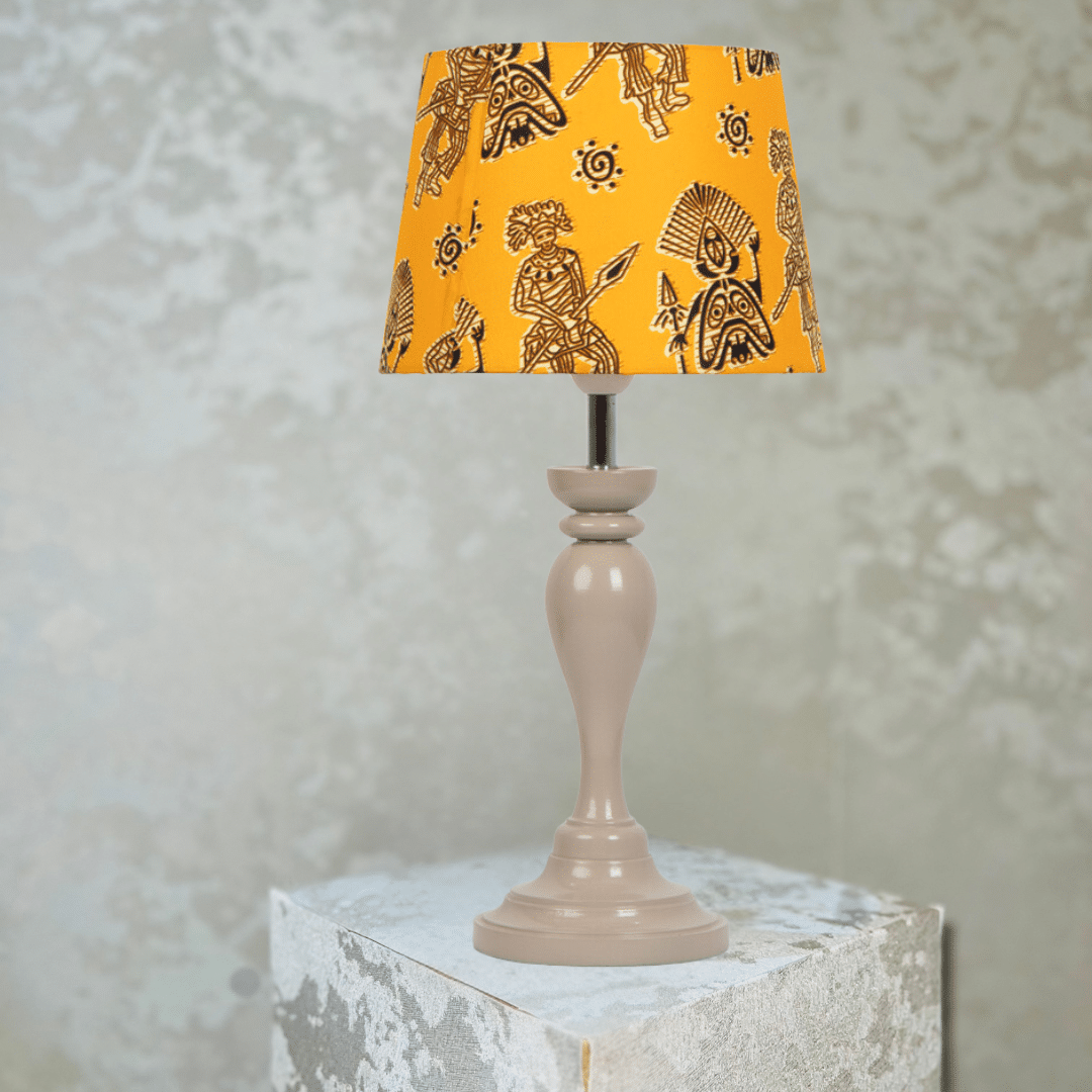 Suni lampshade – Ethnic design in African wax and carved wood (46 × 22 cm)