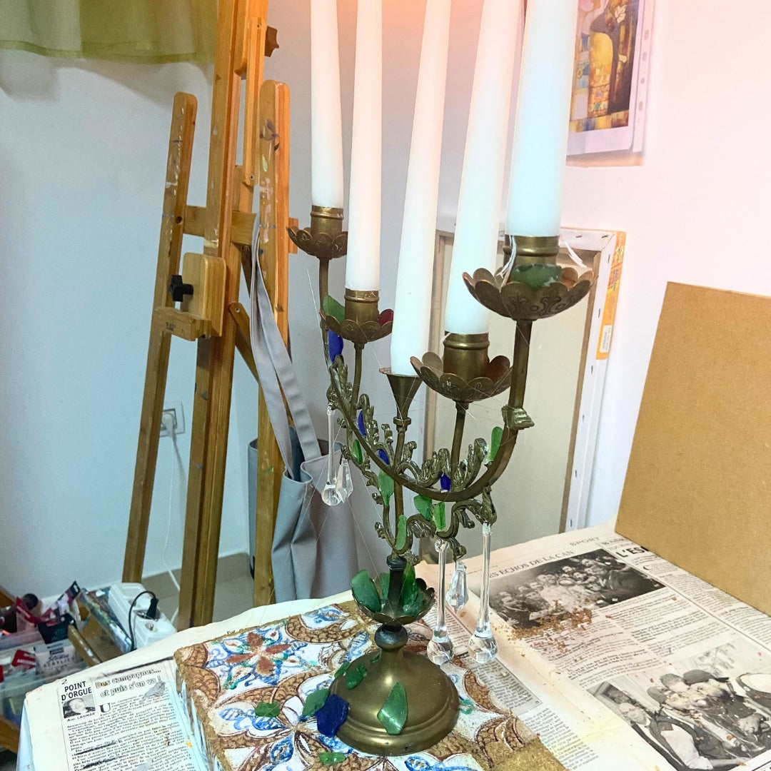Chandelier upcyclé Lueur du Passé : Éclat d'Art Exclusif