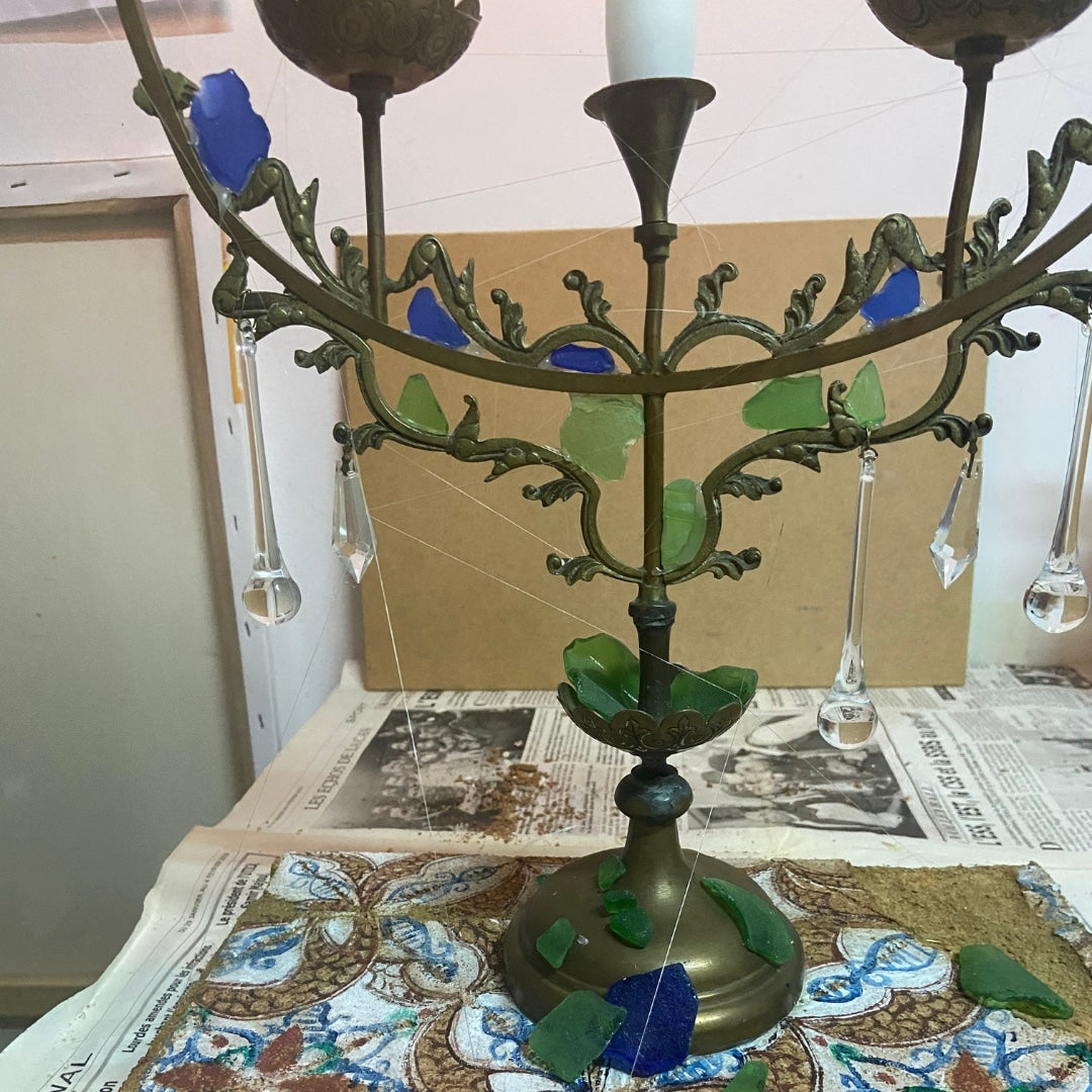 Chandelier upcyclé Lueur du Passé : Éclat d'Art Exclusif