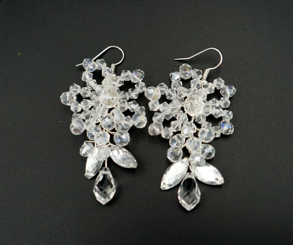 Boucles d'oreille pour mariée, couleur blanche , modèle princesse