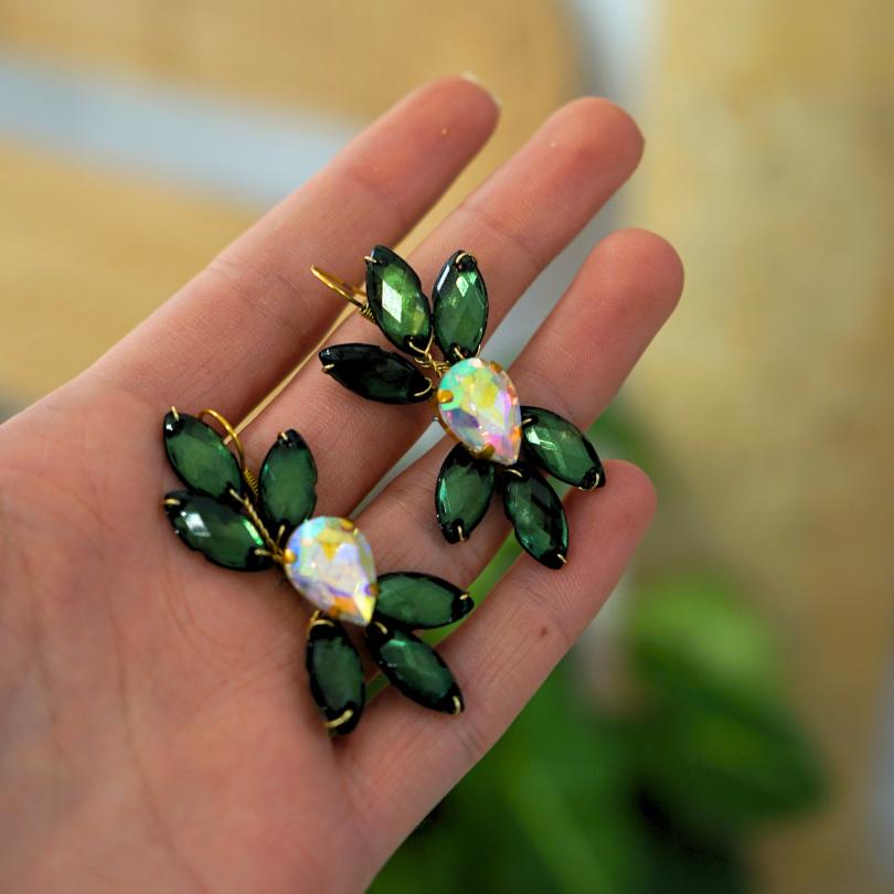 Boucles d'oreille mariée couleur vert modèle fleur