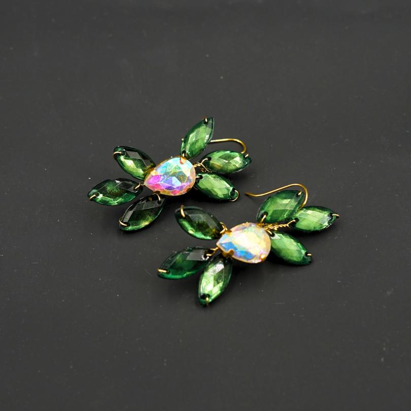 Boucles d'oreille mariée couleur vert modèle fleur