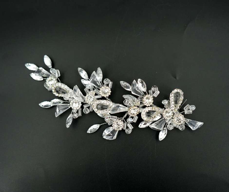 Broche Blanche, modèle florale