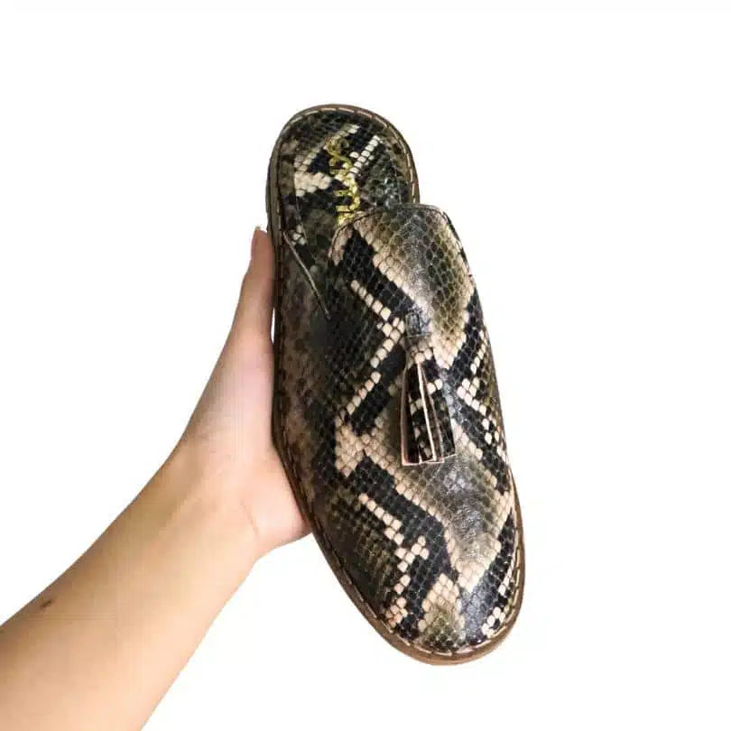 Babouche ” Python ” unisexe gris foncé en cuir , balgha upcyclé