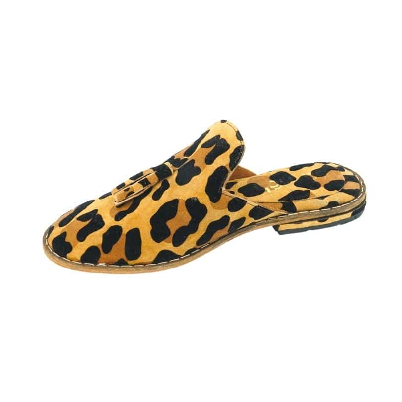 Babouche ” Fauve ” unisexe léopard en cuir, balgha upcyclé