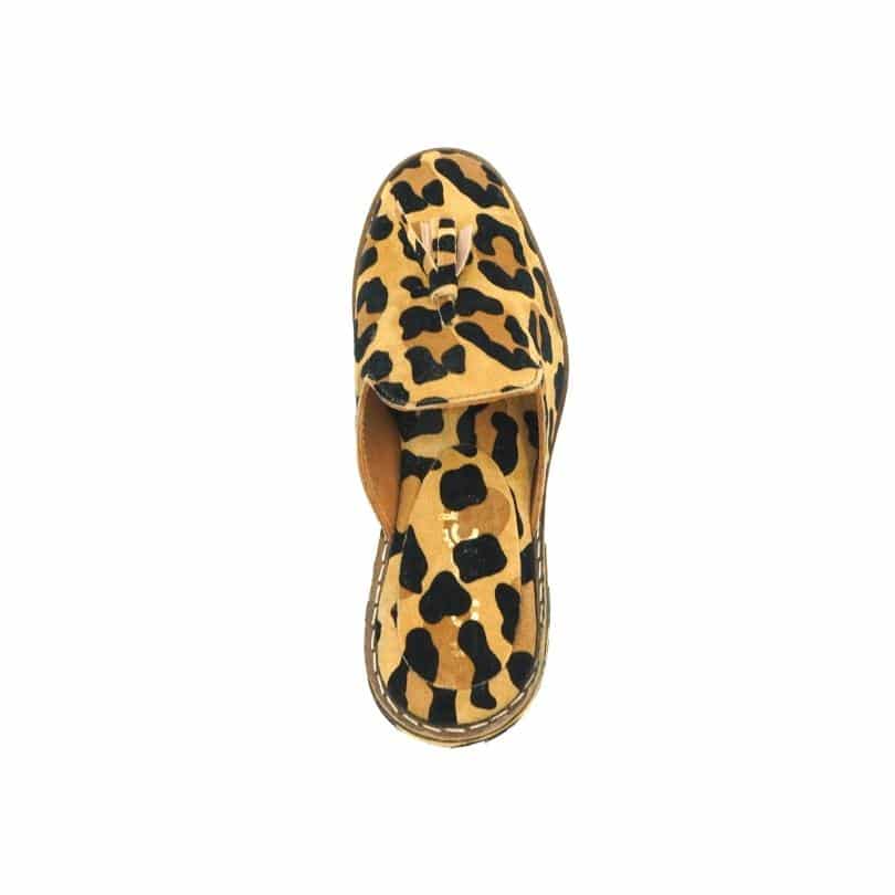 Babouche ” Fauve ” unisexe léopard en cuir, balgha upcyclé