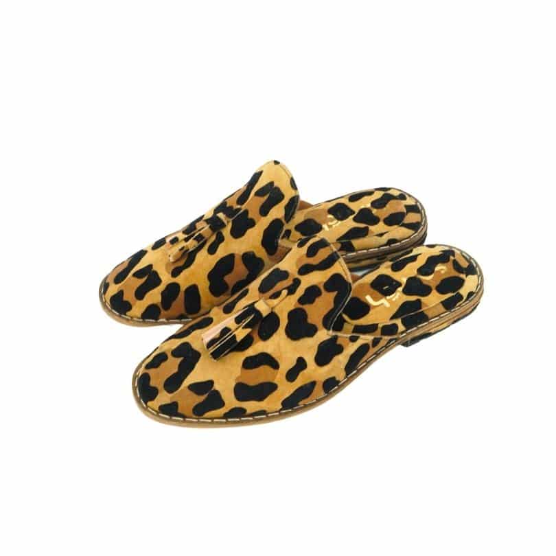 Babouche ” Fauve ” unisexe léopard en cuir, balgha upcyclé