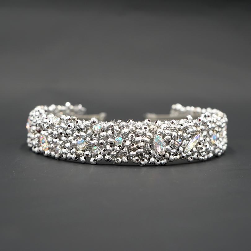 Bandeau cheveux de mariage couleur gris avec des perles et Diamonds