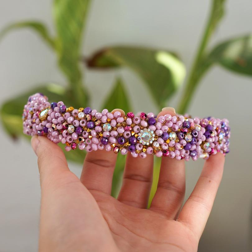 Bandeau cheveux de mariage couleur mauve  avec des perles et Diamonds