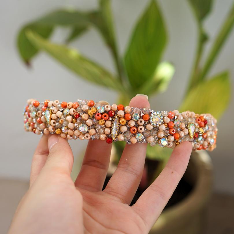 Bandeau cheveux de mariage couleur oronge avec des perles et Diamonds