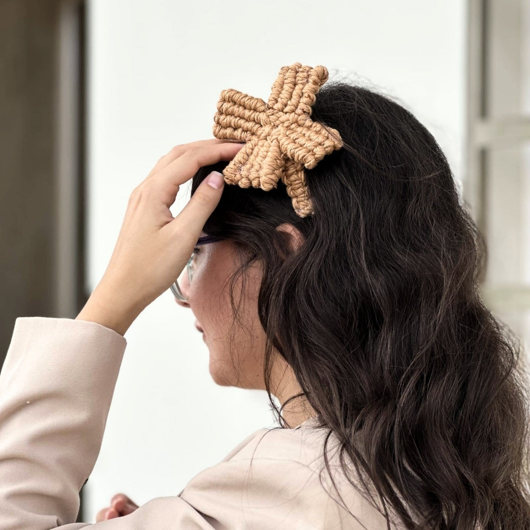 Bandeau cheveux décoré en macramé