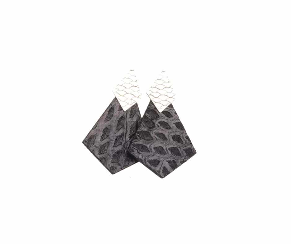 Boucles d'oreilles en cuir de peau de saumon "Black Pearl"