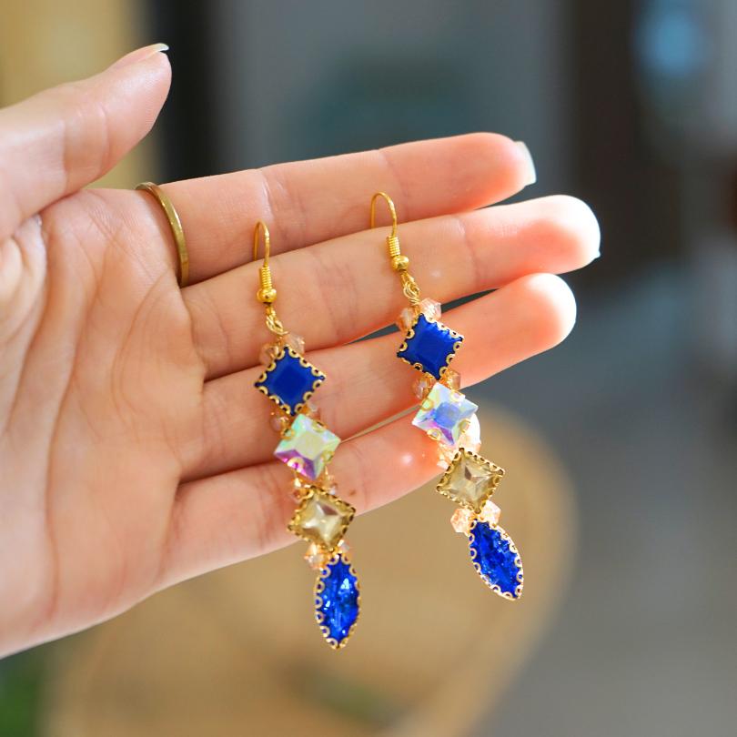 Boucles d'oreilles bleues, longues boucles d'oreilles en forme de larme, boucles d'oreilles pendantes en cristal, boucles d'oreilles de mariée, boucles d'oreilles bleues, boucles d'oreilles longues en cristal