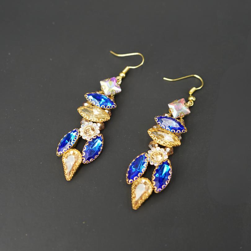 Boucles d'oreilles bleues et dorées , longues boucles d'oreilles en forme de larme, boucles d'oreilles pendantes en cristal, boucles d'oreilles de mariée, boucles d'oreilles bleues, boucles d'oreilles longues en cristal