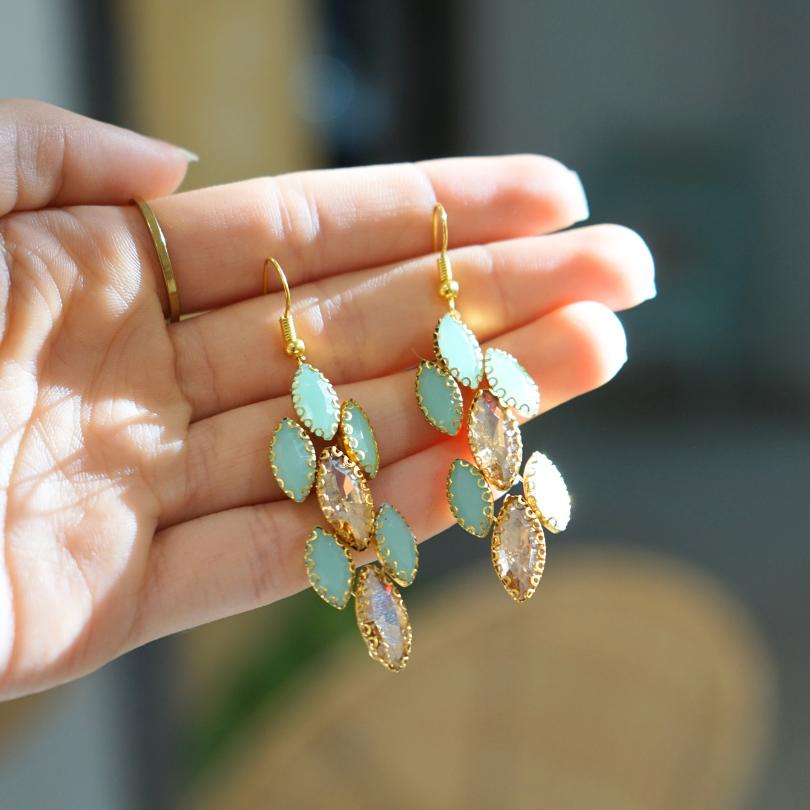 Boucles d'oreilles bleu vert ,boucles d'oreilles pendantes en cristal, boucles d'oreilles de mariée, boucles d'oreilles bleues, boucles d'oreilles longues en cristal