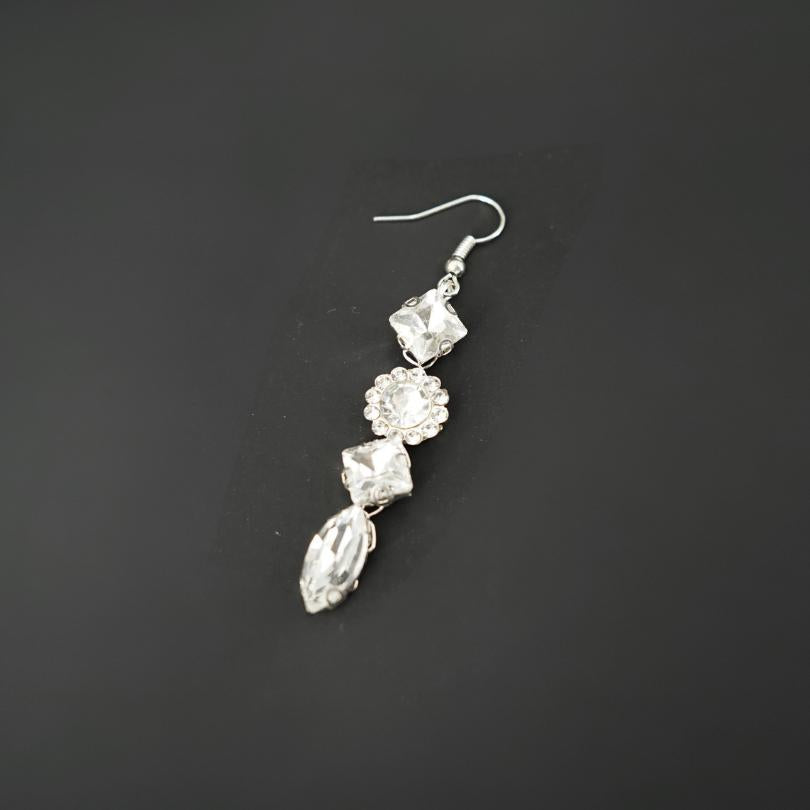 Boucles d'oreilles de mariée en forme long , bijoux de mariée, boucles d'oreilles longues en cristal, Boucles d'oreilles en cristal blanche