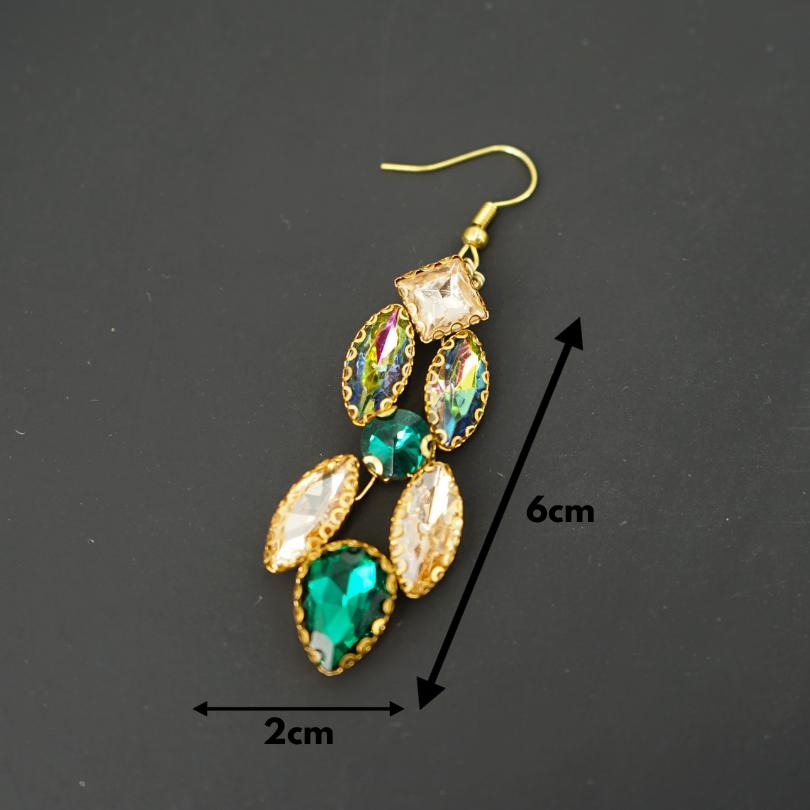 Boucles d'oreilles en cristal et perles vert , boucles d'oreilles de mariage, fait main, boucles d'oreilles de mariée, boucles d'oreilles en strass