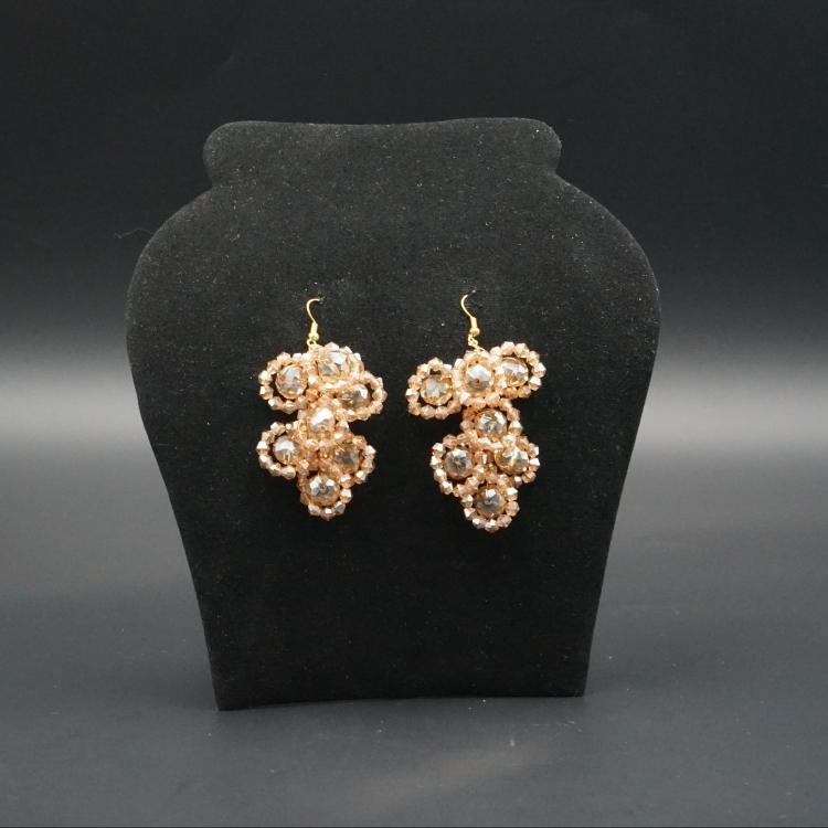 Boucles d'oreille dorée pour mariée, modèle branche de cercles