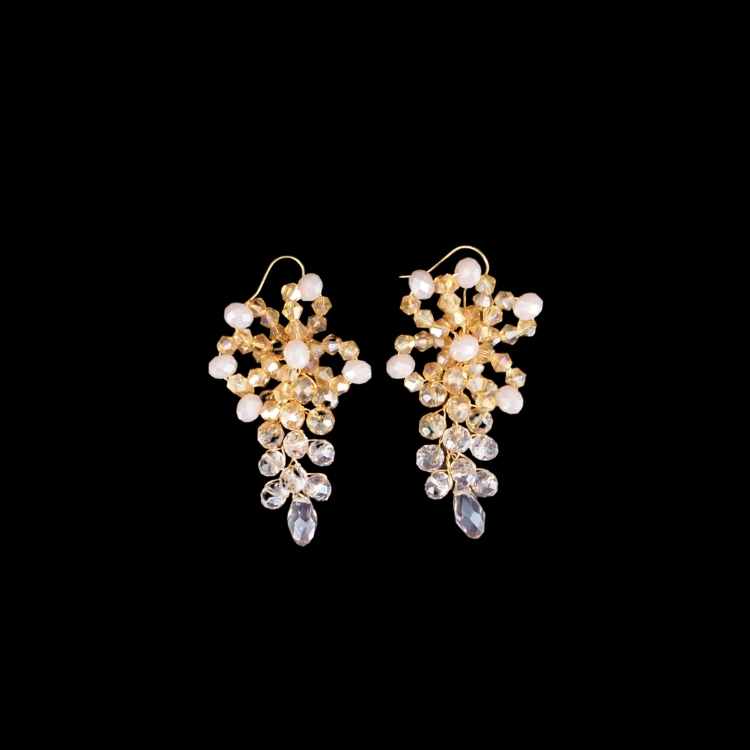 Boucles d'oreille dorées pour mariage, modèle fleur