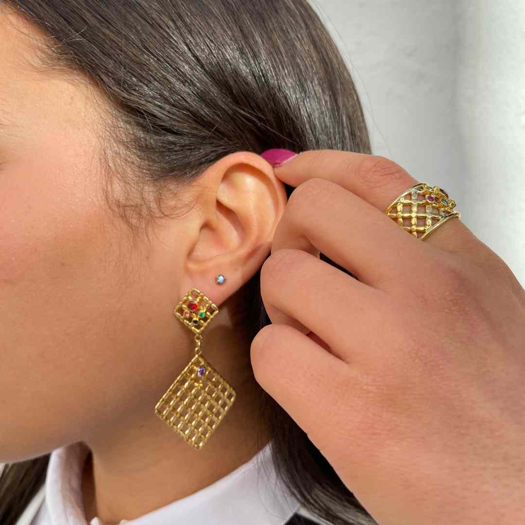 Boucle Carrée en Argent Plaqué Or avec Zircon - Accessoire Luxueux pour Femme