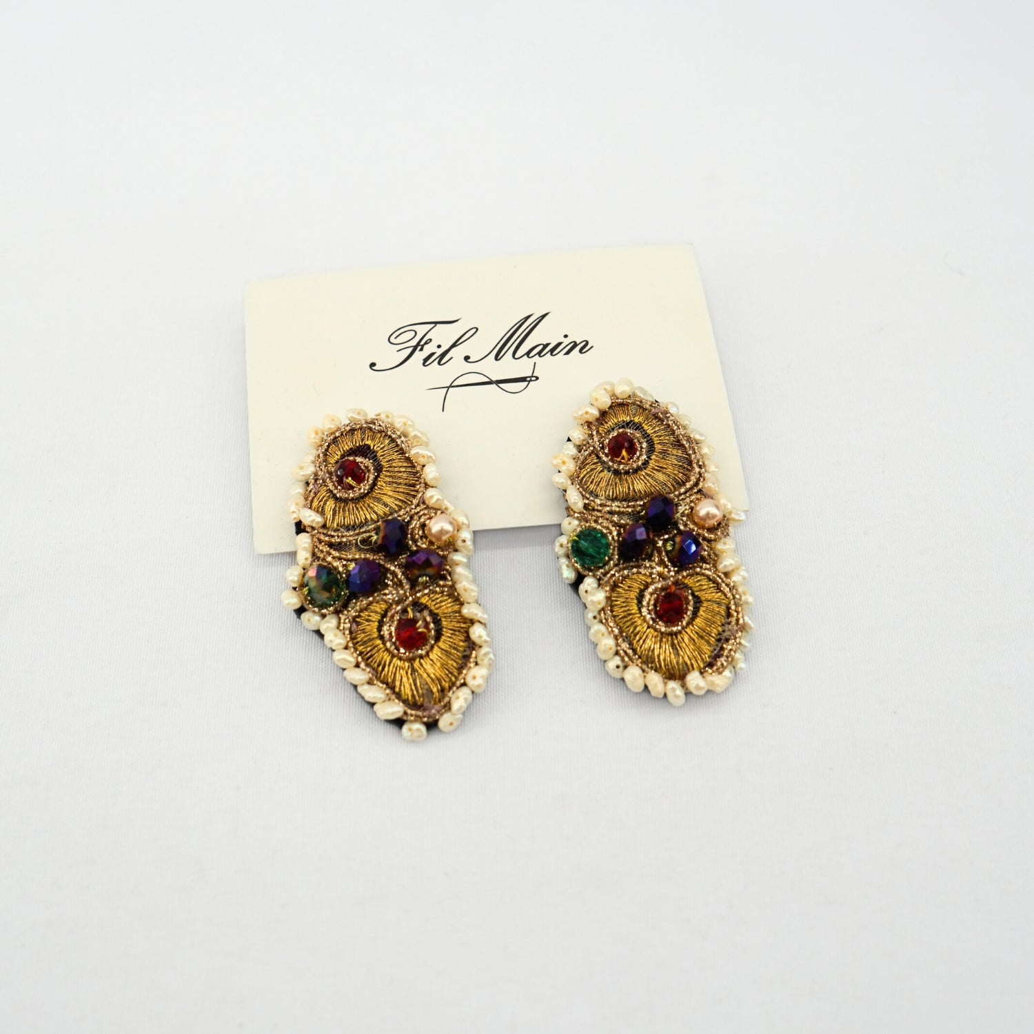Boucles d'oreilles mariage en velours et perles, élégance irrésistible