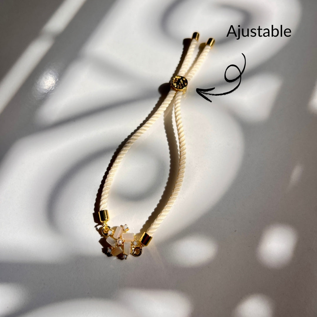 Bracelet Fleur doré avec cordon ajustable