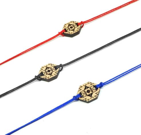 Bracelet Cordon Réglable avec Pendentif en Bois Massif