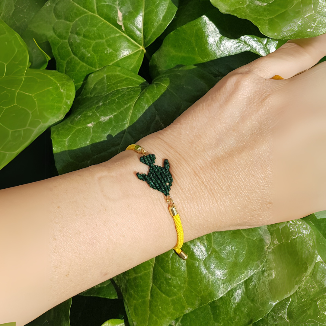 Bracelet micromacramé poisson ajustable jaune vert acier
