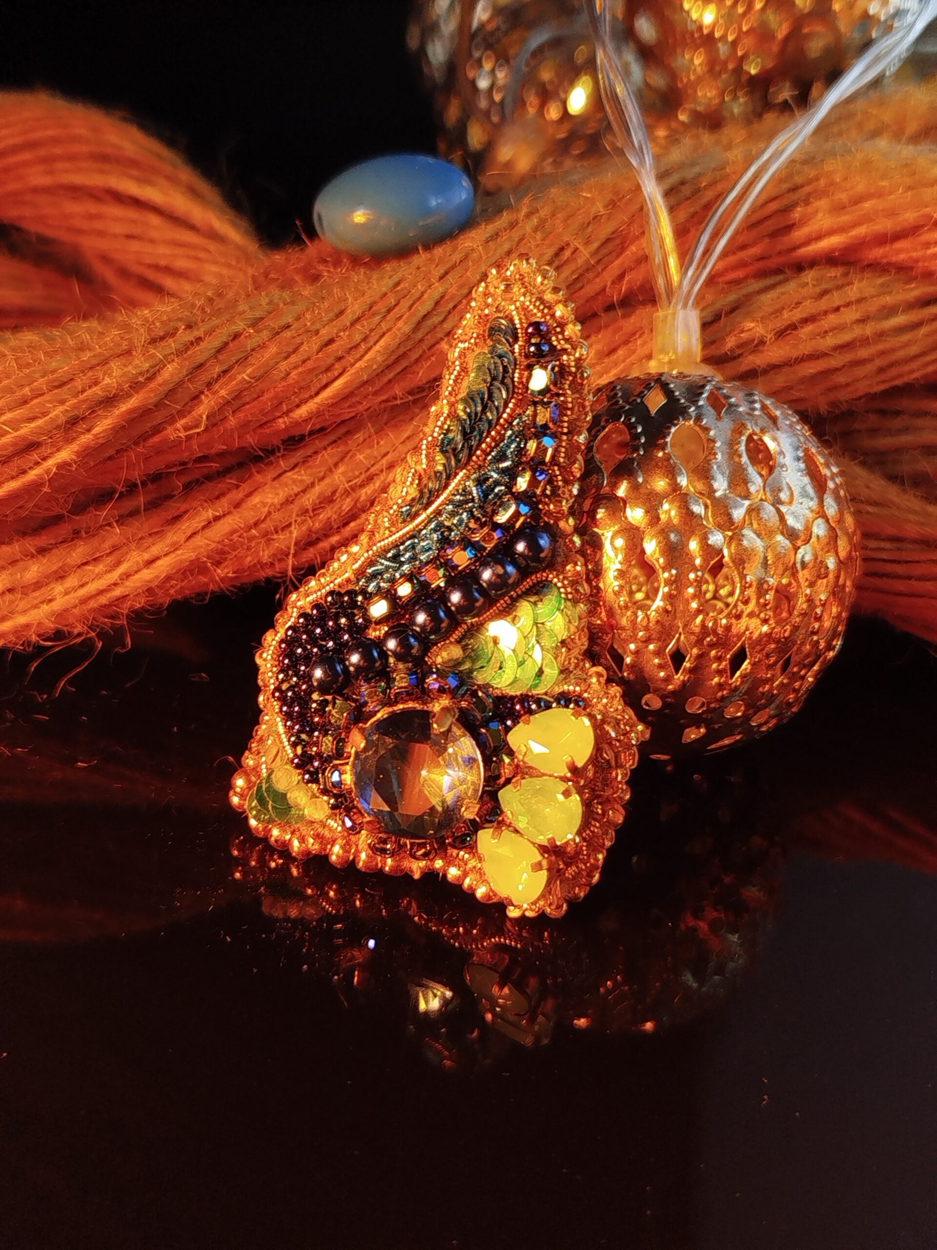 Broche multicolore artisanale élégante pour un style unique