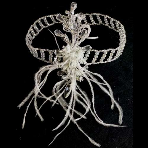 Broche mariée, modèle filet/plume