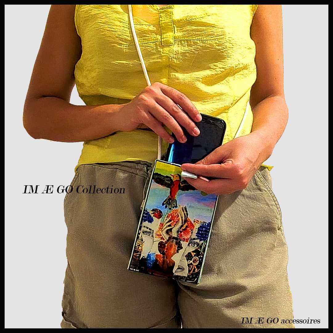 Pochette pour smartphone faite à la main – Collection limitée, œuvre d'art tunisienne "L'histoire du monde"