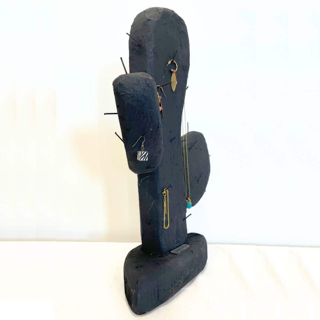 Porte-bijoux cactus en métal et bois upcyclés, création écoresponsable