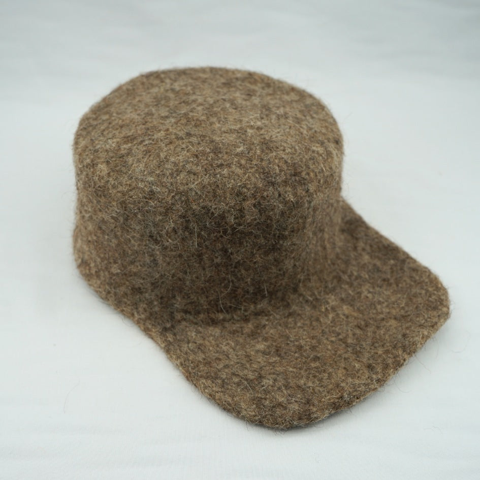 Casquette artisanale en laine brune