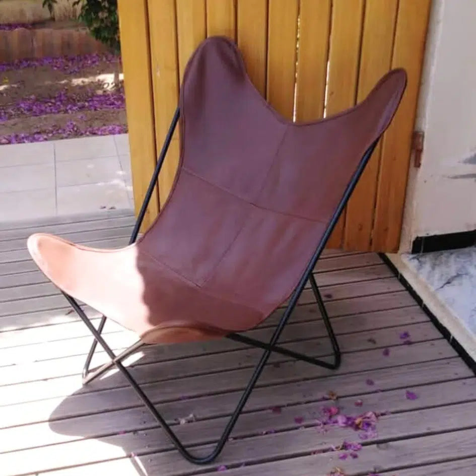 chaise papillon haut de gamme cuir et acier pour un confort unique