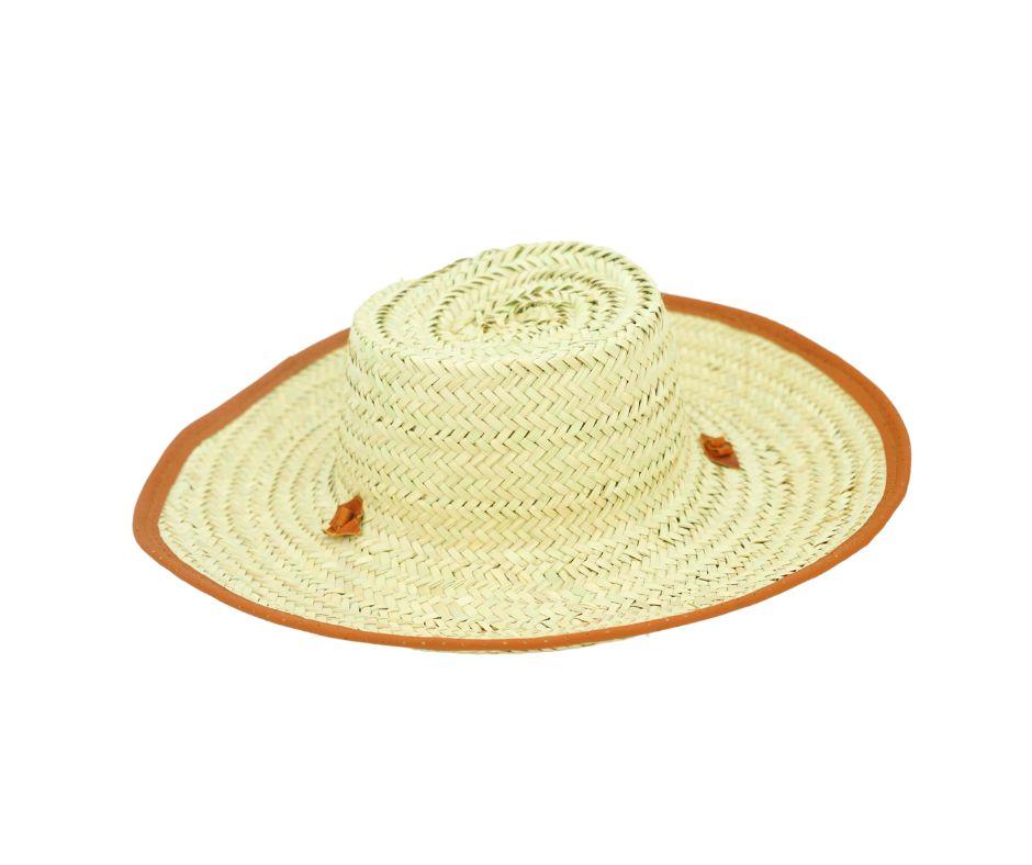 Chapeau de soleil fait mains en fibre de palmier naturelle avec ceinture en cuir "Mdhalla"