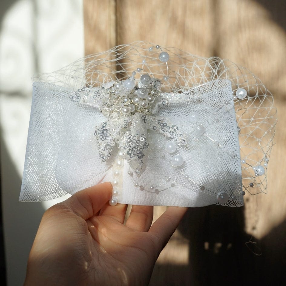 Chapeau élégant pour mariage avec voilette et perles blanc