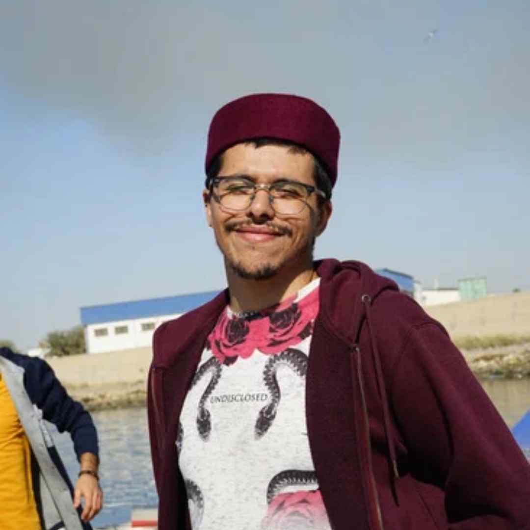 Chechia rouge artisanale en laine pour un style unique et chaleureux