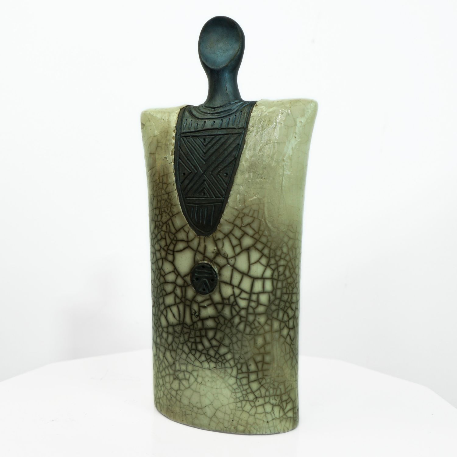 Sculpture en céramique Raku : Élégance artisanale unique