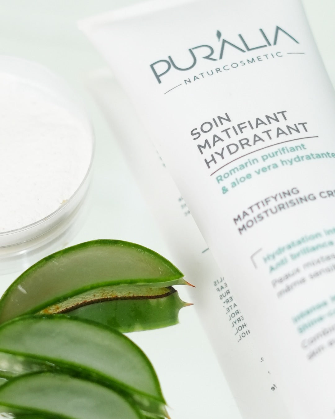 Crème hydratante bio pour une peau matifiée et hydratée