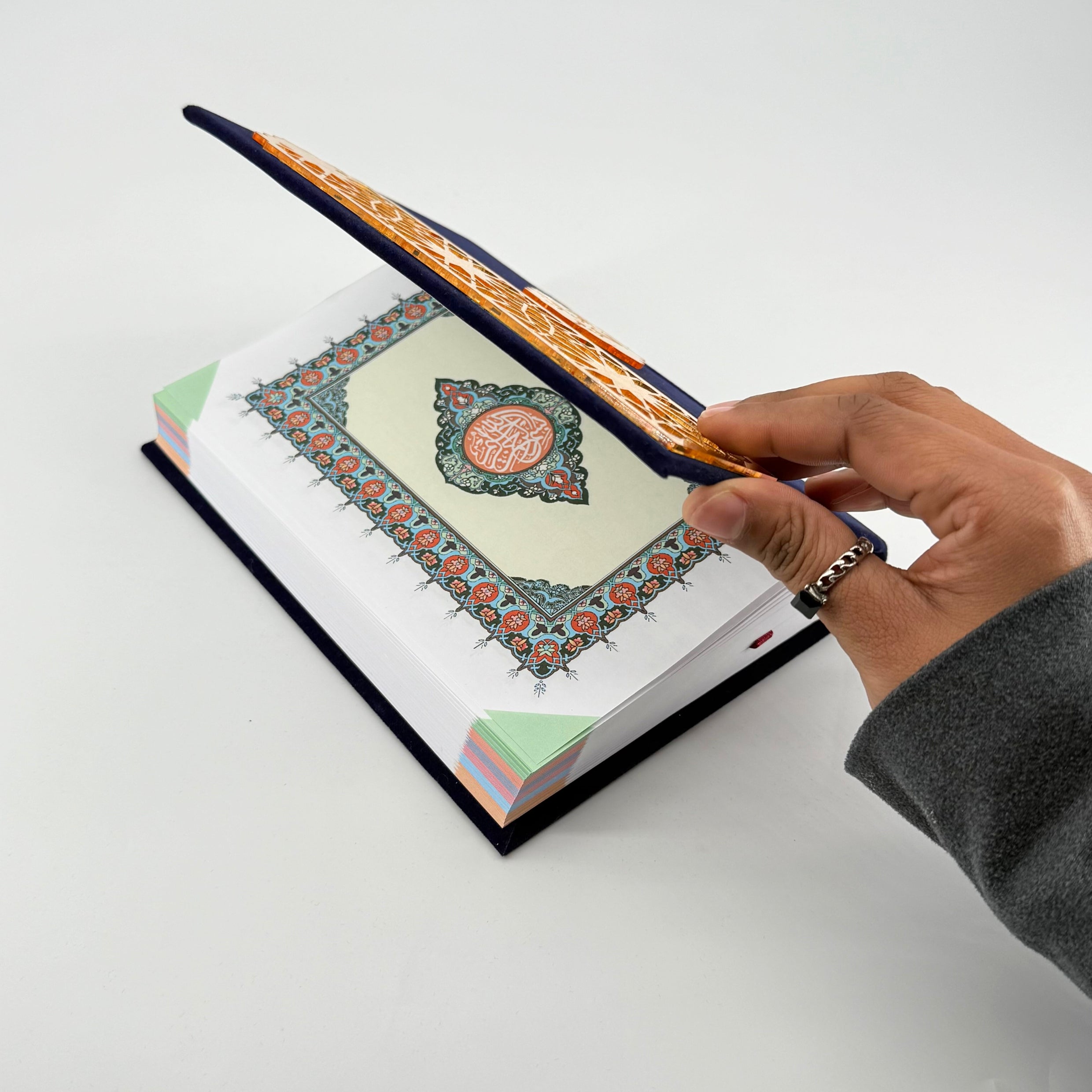 Coffret Coran bleu avec marque-page à l’ambre et chechia