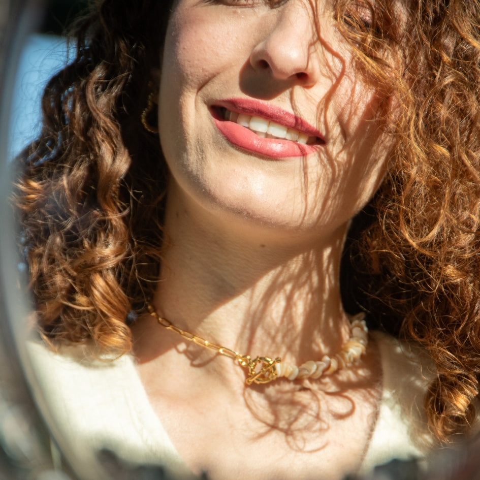 Collier avec perles naturelles et fermoir doré