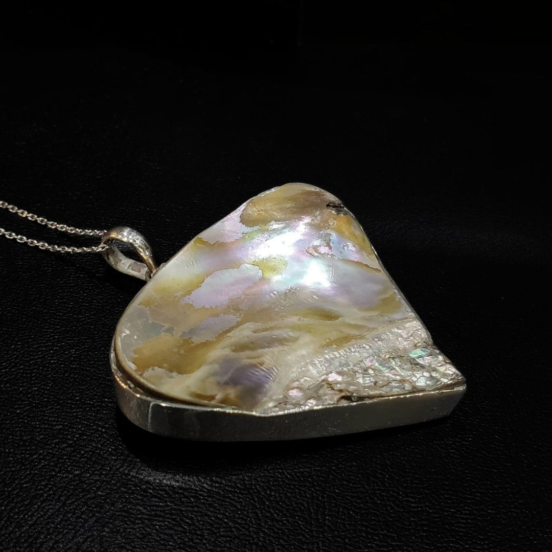 Collier en argent 925 avec médaillon en nacré naturelle disponible en 2 tailles (45 cm)