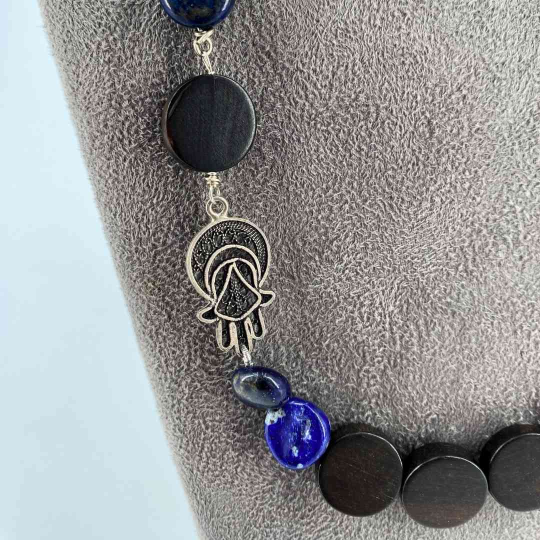 Collier en Bois d'Ébène et Pierre Sodalite