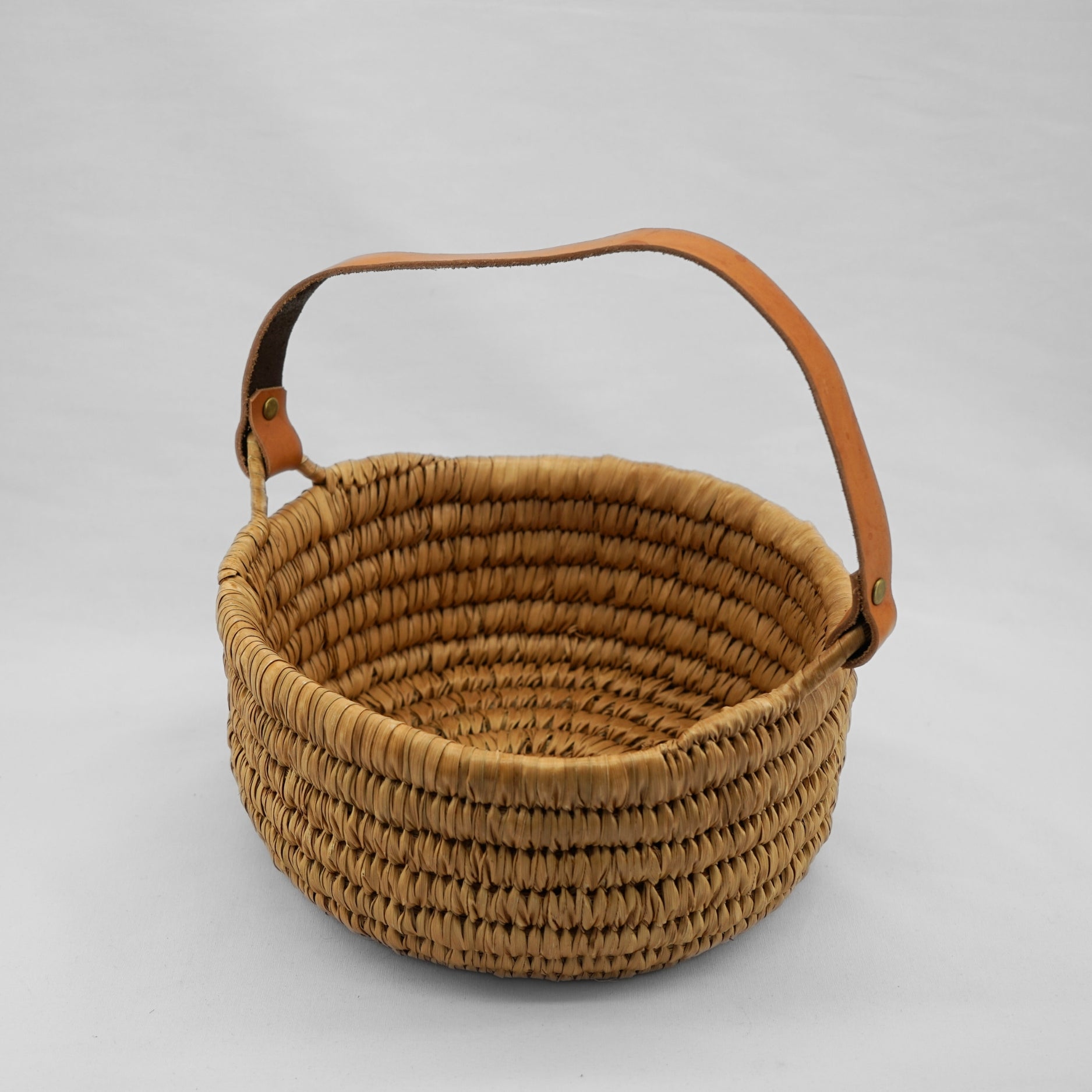 Corbeille élégante avec straps : style et praticité irrésistibles