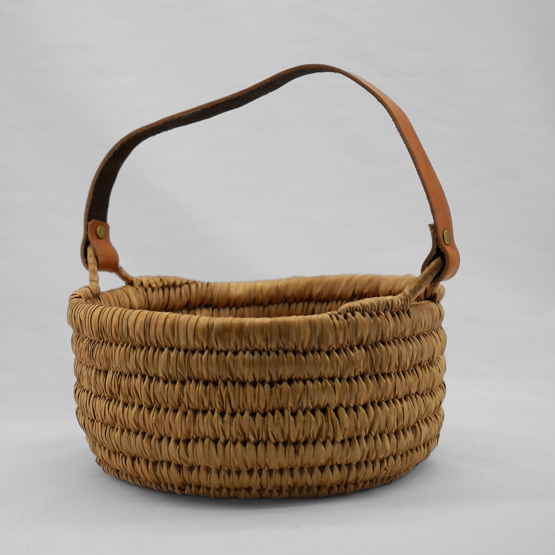 Corbeille élégante avec straps : style et praticité irrésistibles