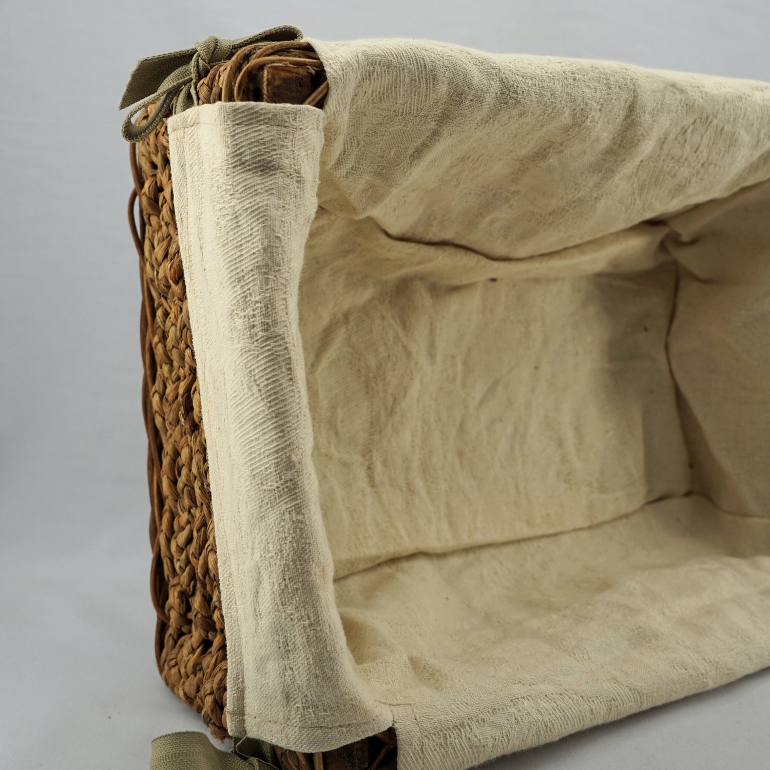 Panier en fibre végétale, chic et élégant pour vos événements