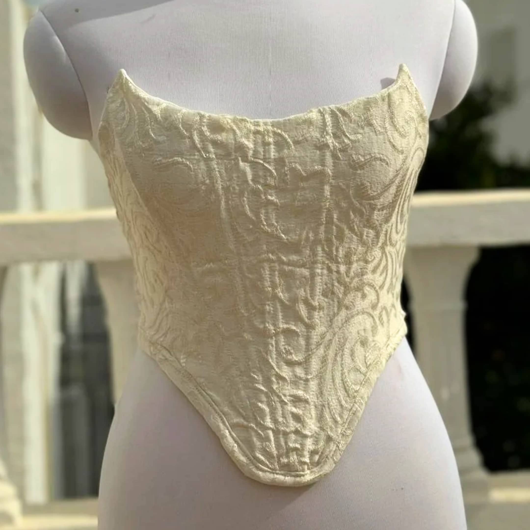 Corset Blanc Céleste fait main en tissu recyclé, en pièce unique taille M