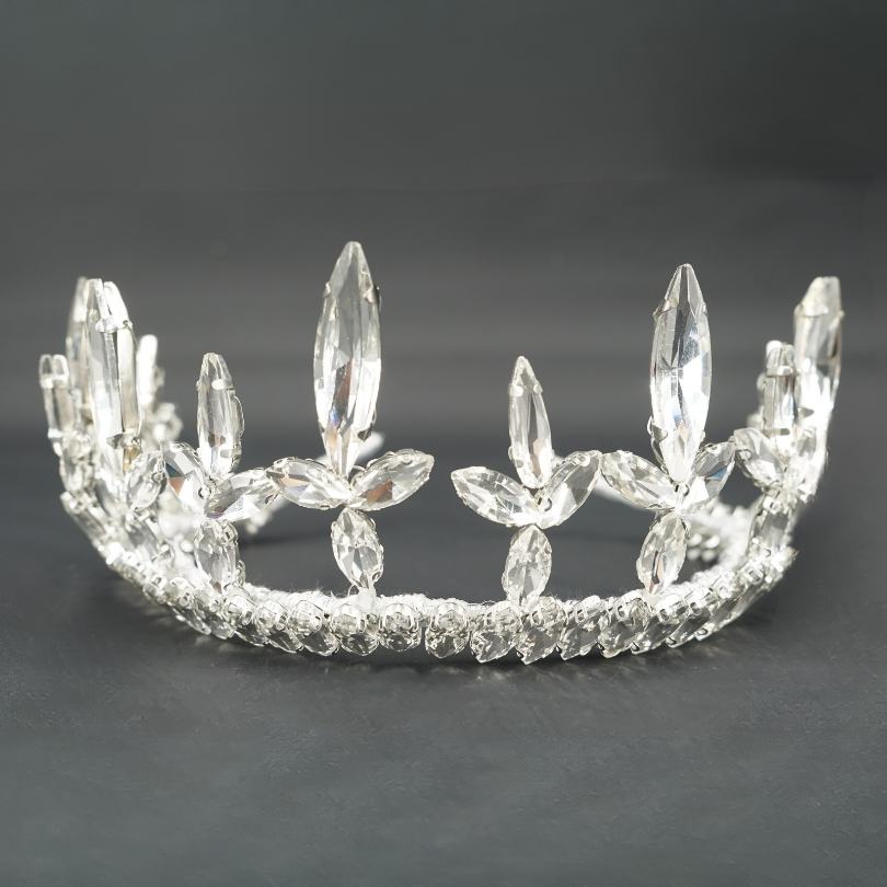 Couronne de halo avec des pierres précieuses blanches, couronne de mariée Halo de mariage , casque Halo, couronne de reine, couronne de festival et mariage