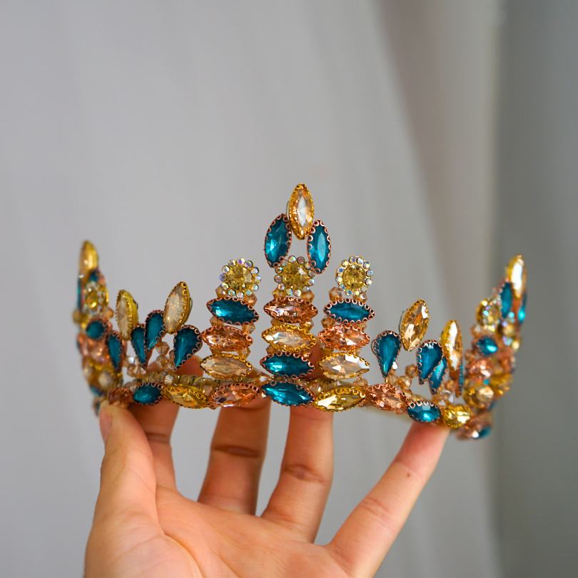 Couronne Diadème de Liesel, Cristal bleu vert imitation émeraude, métal doré vieilli, couronne pour les mariages, couronne de mariage, couronne en cristal et diadème