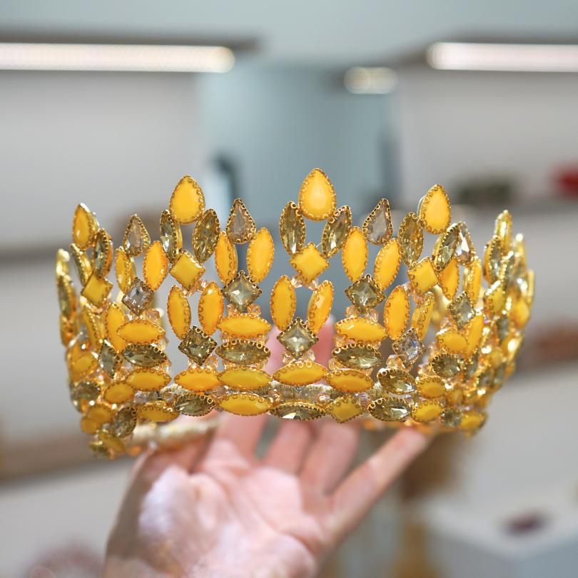 Couronne de mariée en perles d'or et jaune avec cristaux et feuilles d'or pour la mariée, morceau de cheveux de mariage, bandeau diadème doré